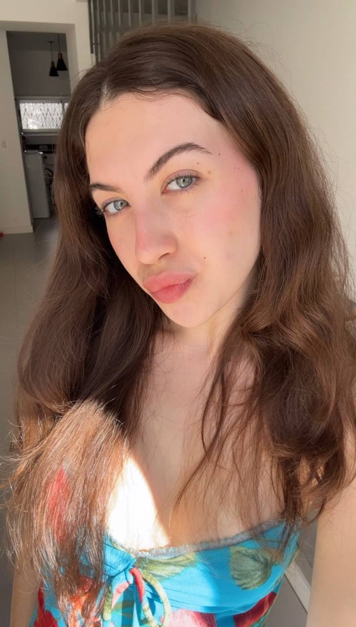 Nude girl Amber in Dalian