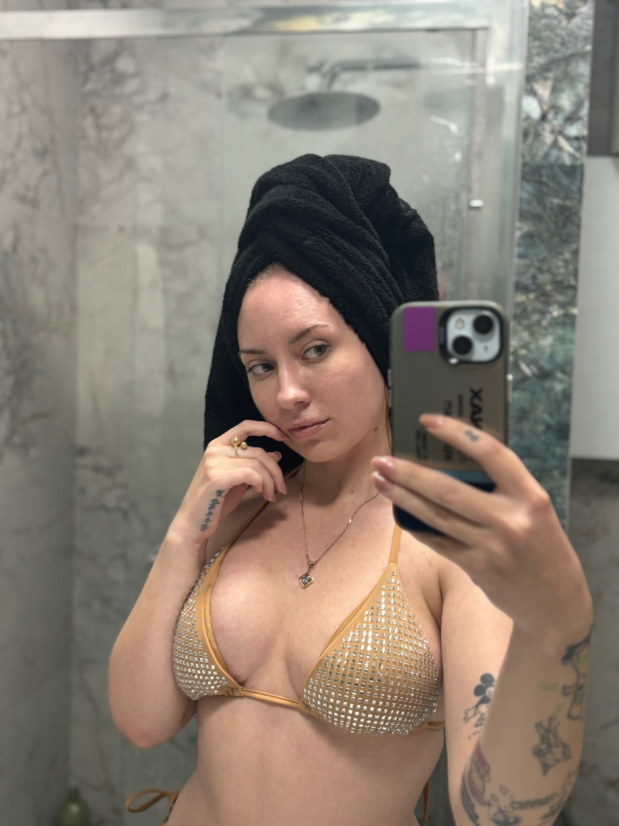 Nude girl KateV in Dalian