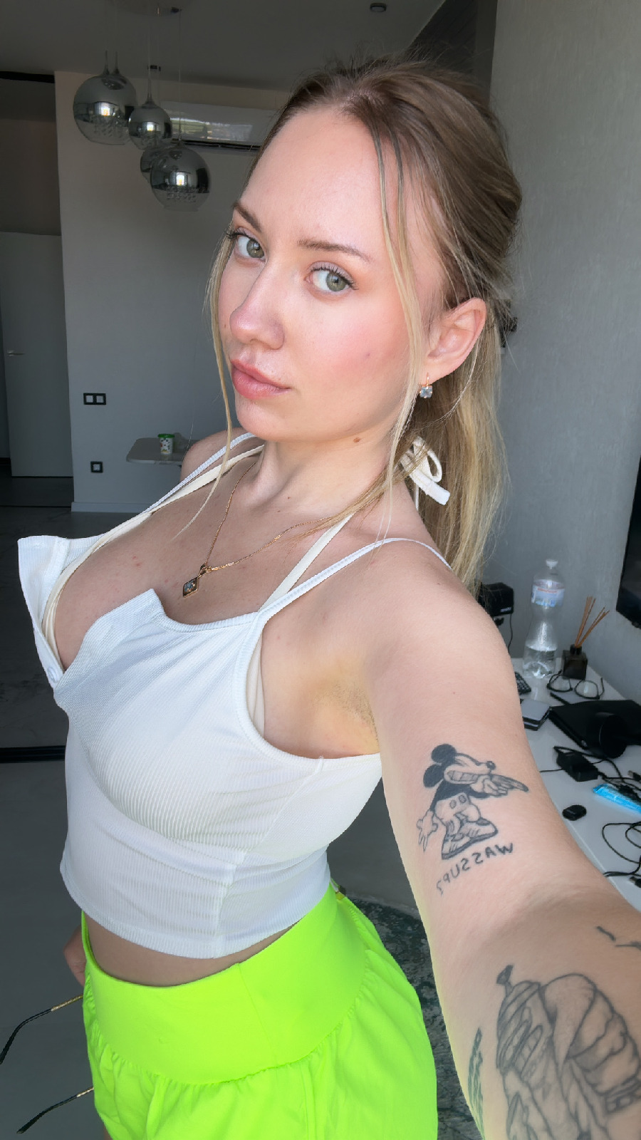 KateV in her underwear in Dalian