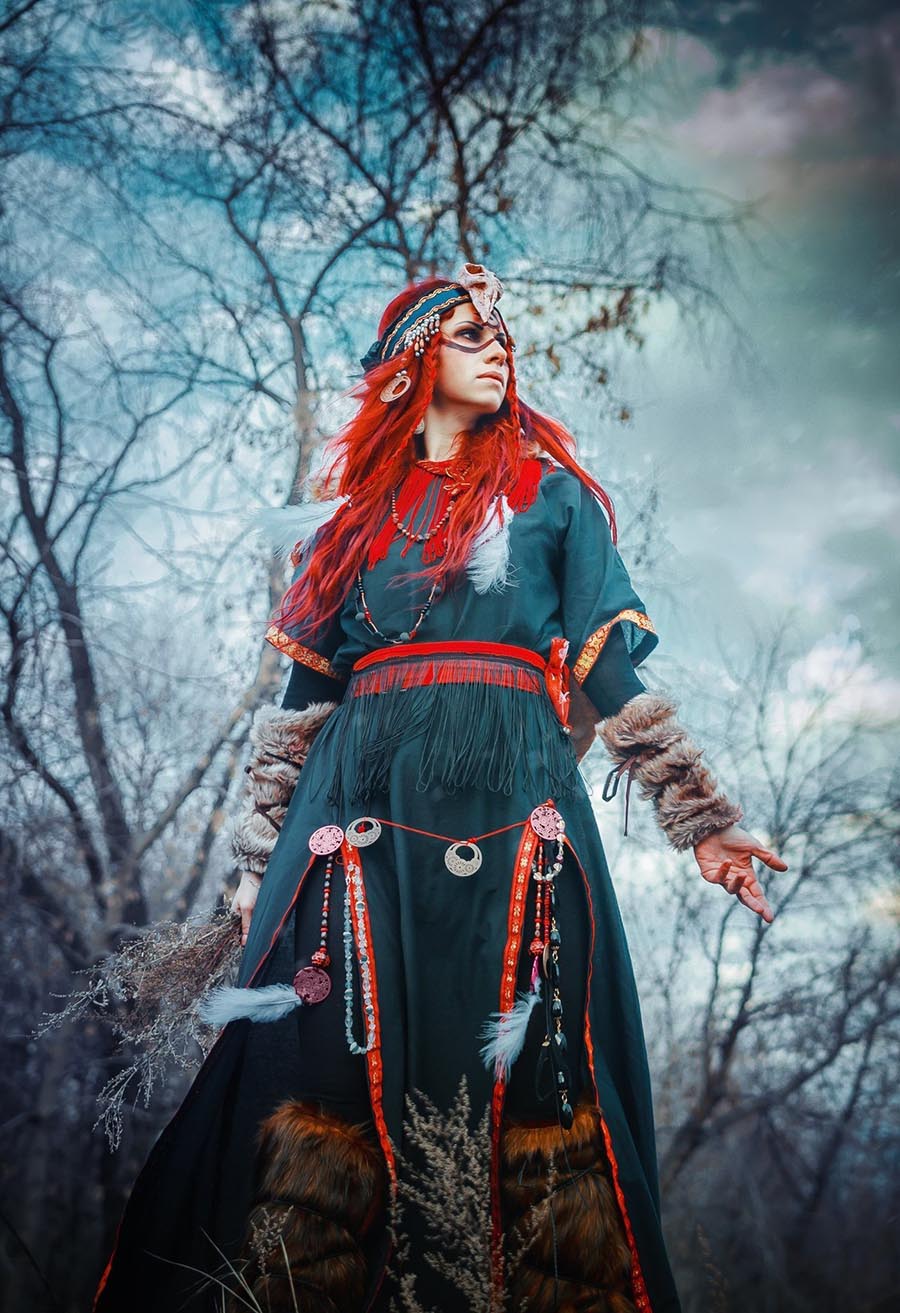 Take a pause and enjoy Girls in Slavic costumes — streaming from Dalian