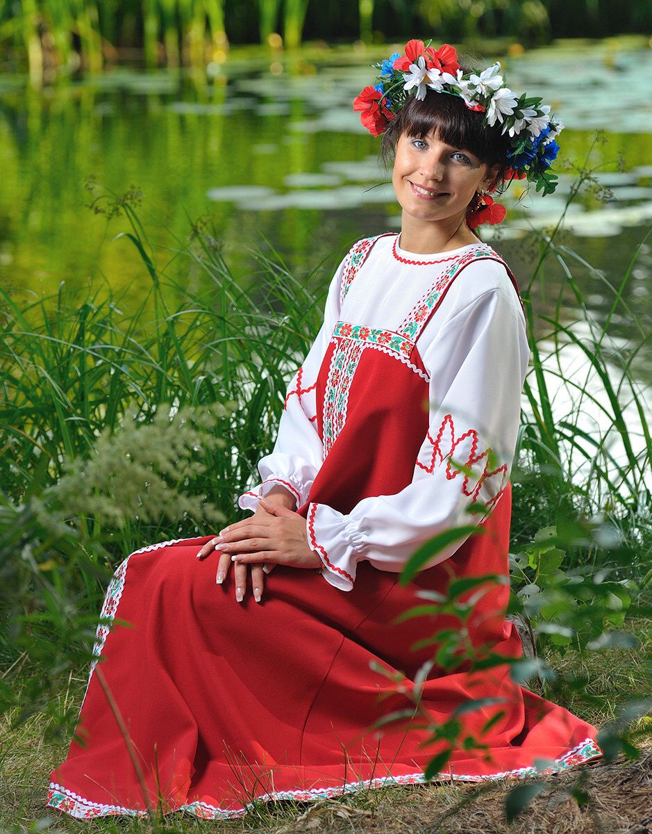 Beautiful girl Girls in Slavic costumes in Dalian